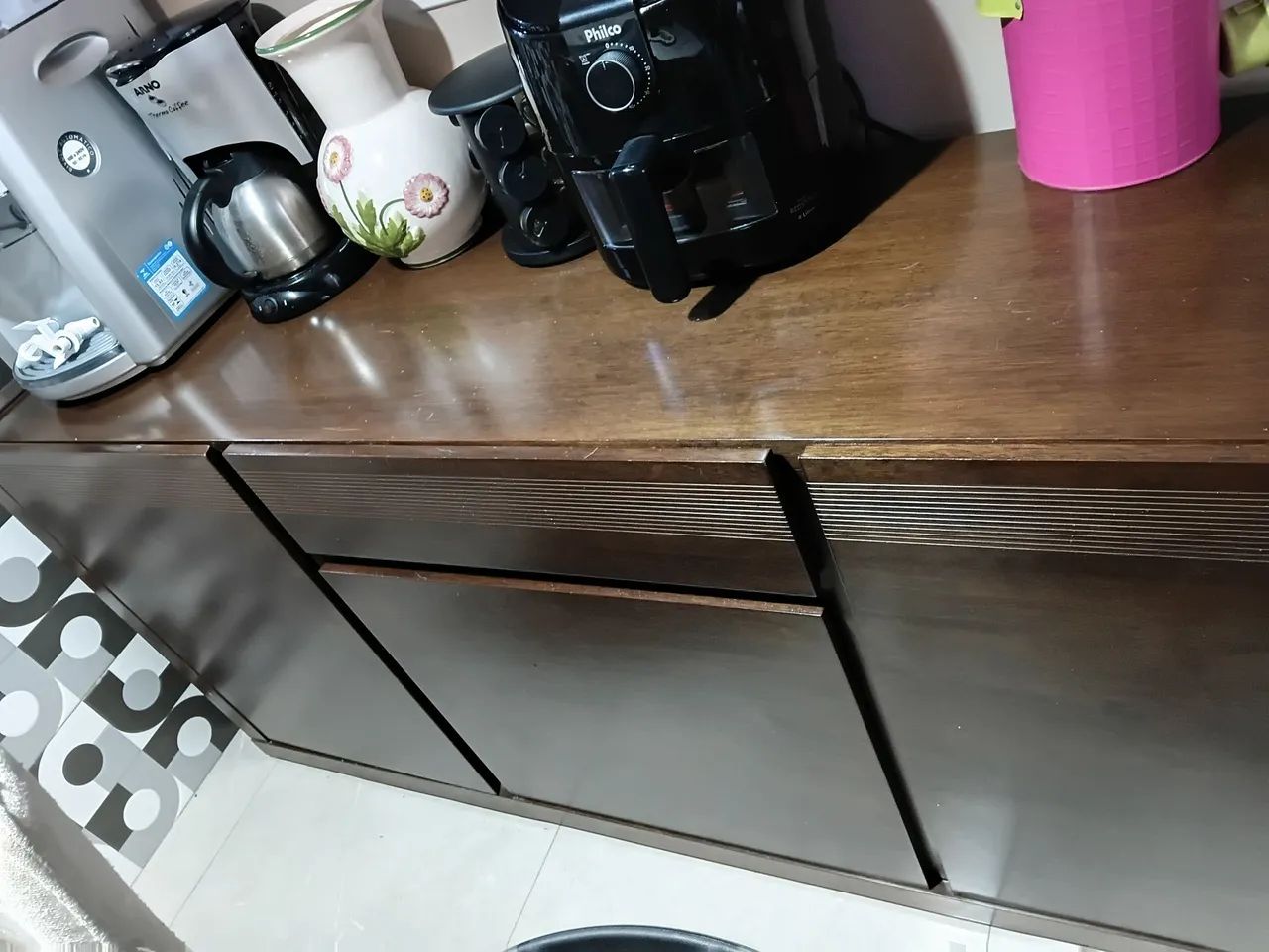 Buffet 3 portas e uma gaveta