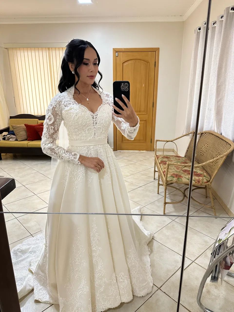 Vestido de noiva Adriana Alier - Elegante e Sofisticado  - Foto 4