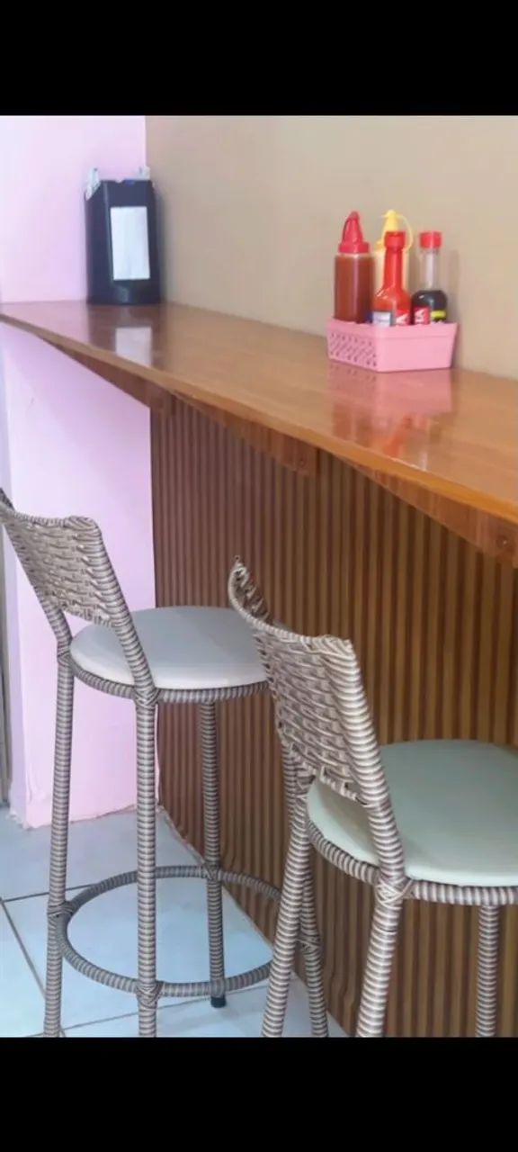 Vendo 5 banquetas novas 
