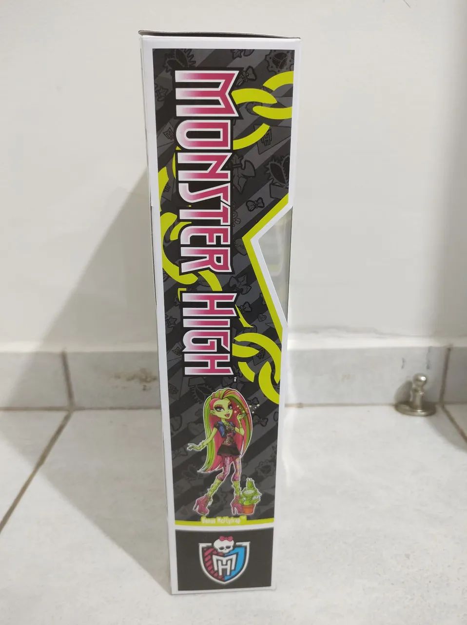 Boneca Monster High Apenas Caixa Venus McFlytrap Creeproduction  - Foto 3
