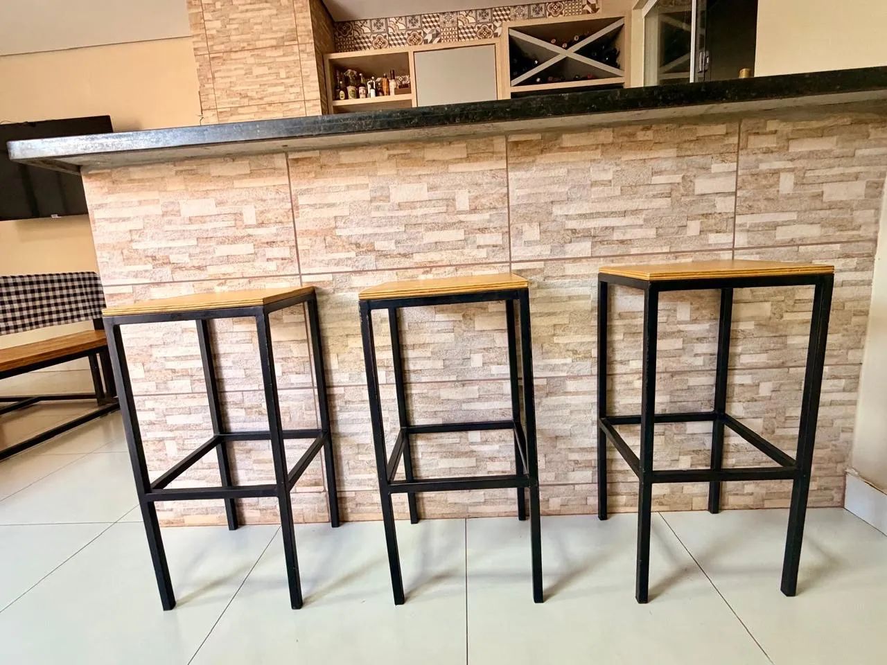 Combo banco e banquetas estilo industrial