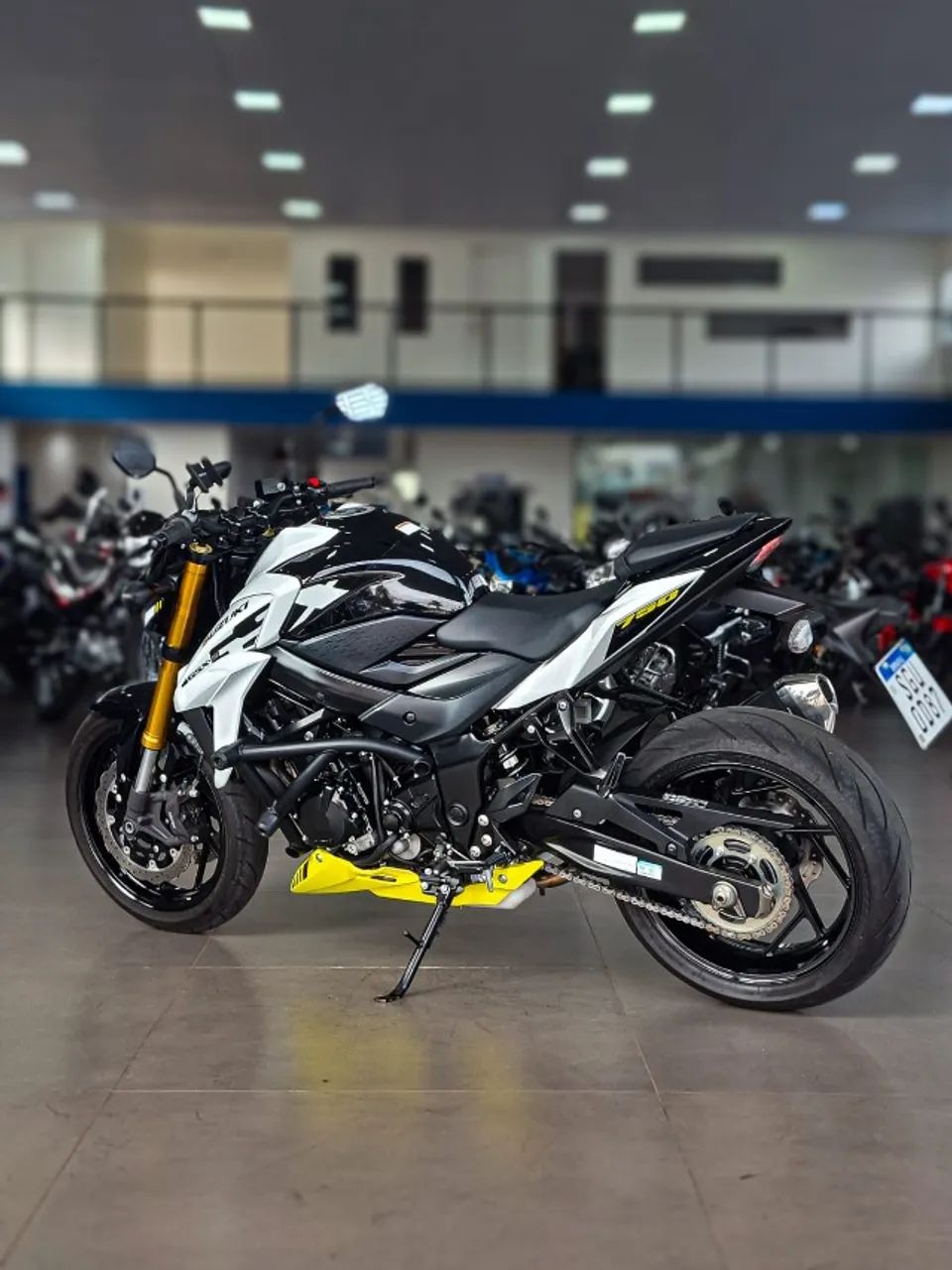 GSX S 750