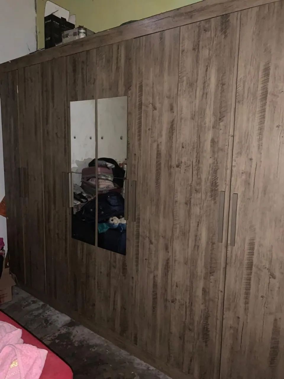 Guarda roupa de 8 portas