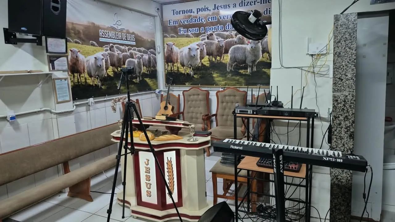 Bancos e cadeiras e Som para igreja  - Foto 2