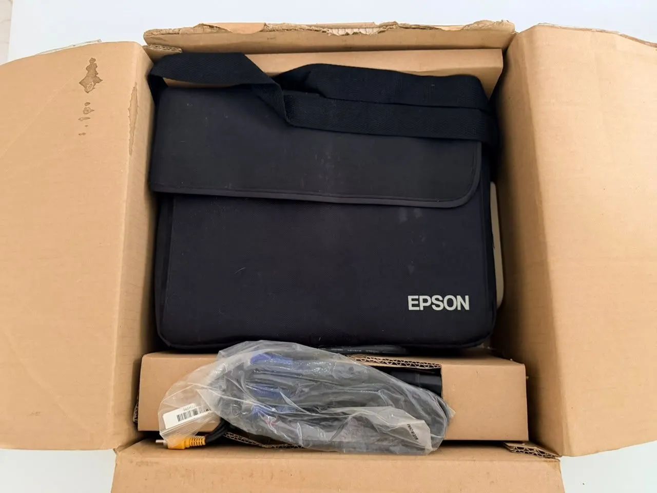 Projetor Epson Power lite S8+ - Foto 4