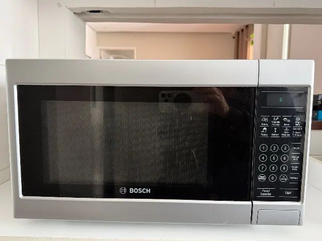 Microondas Bosch 27L com Grill