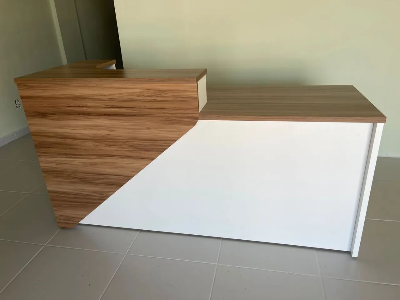 MESA BALCAO DE ATENDIMETO DE ESCRITORIO LOJA IKONOFFICE  - Foto 3