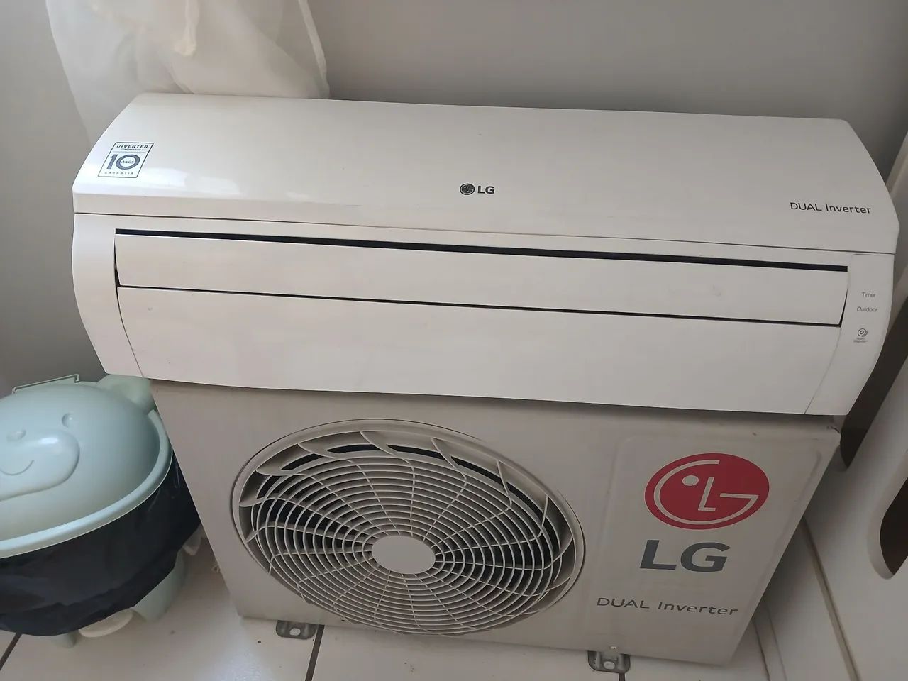 LG Dual Inverter 9 mil Btus split