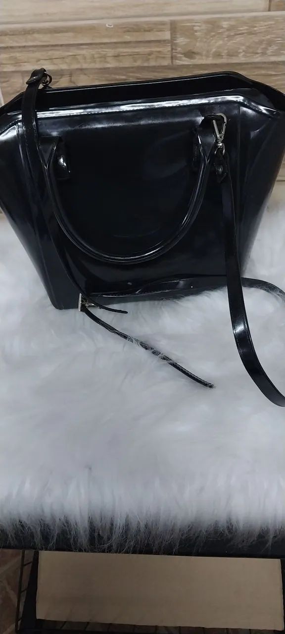 Bolsa PetiteJolie  Preta com duas alças com zíper perfeito e bom espaço interno usada - Foto 3