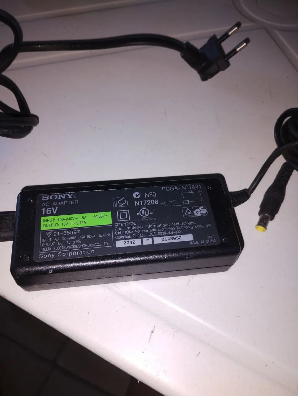 Fonte notebook sony original16V 3.75 - Foto 2
