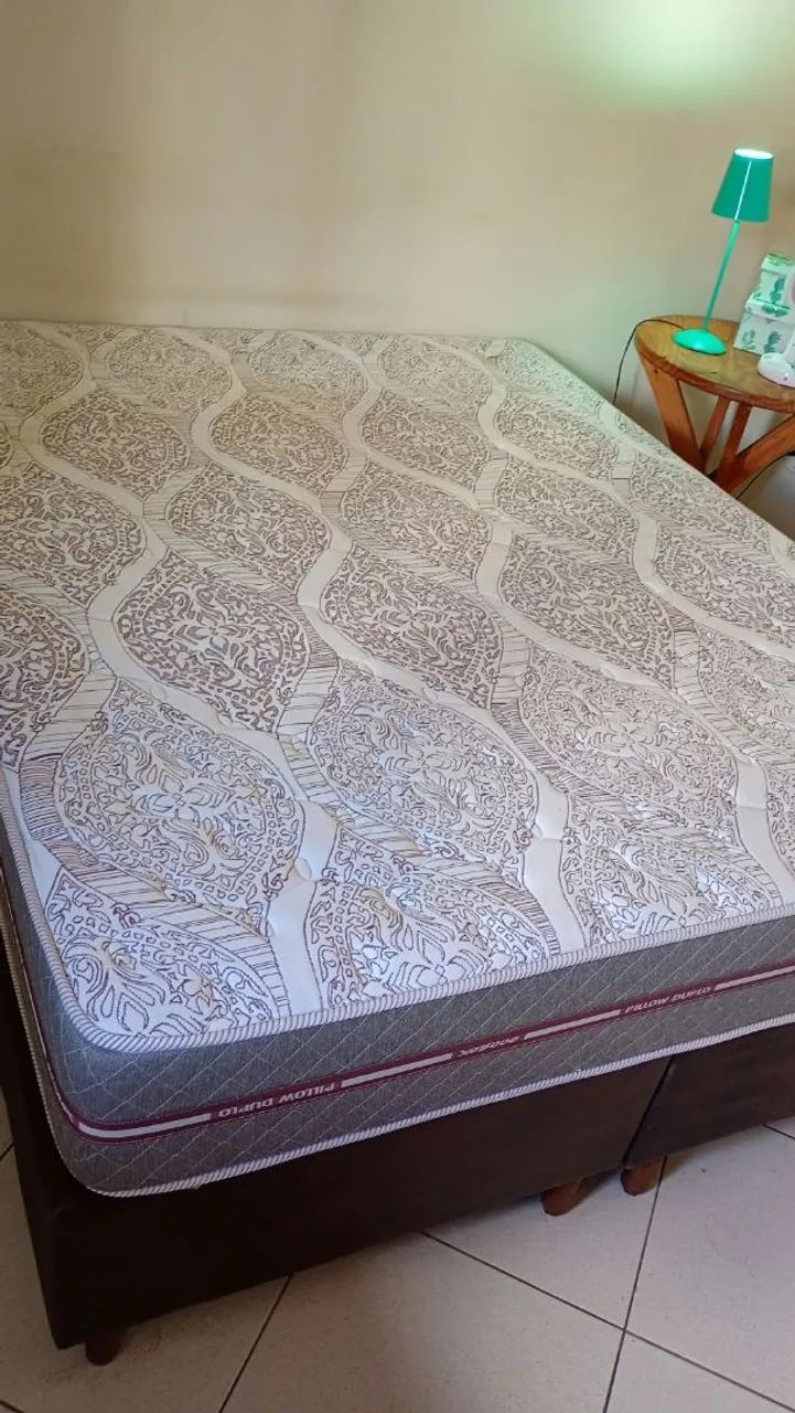 Vendo cama Queen com colchão de espuma  - Foto 2