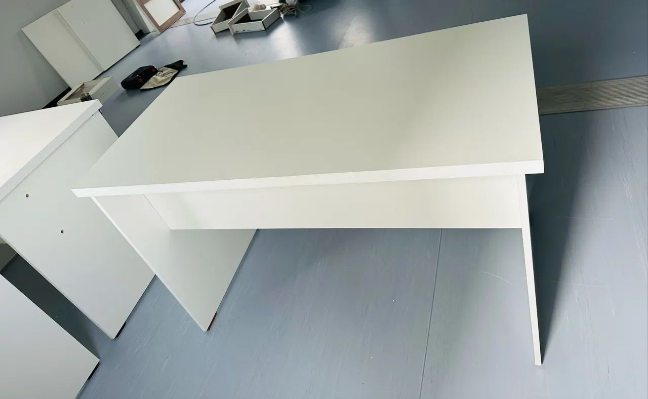 Mesa de Escritório em MDF com tampo grosso e 1 Gaveta - Nova - Foto 3
