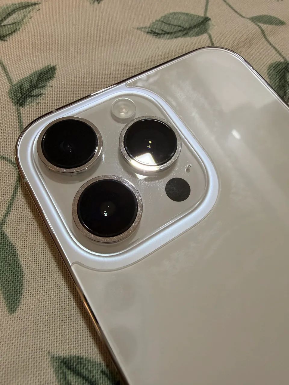 iPhone 14 Pro Max Prateado / Branco - Foto 5