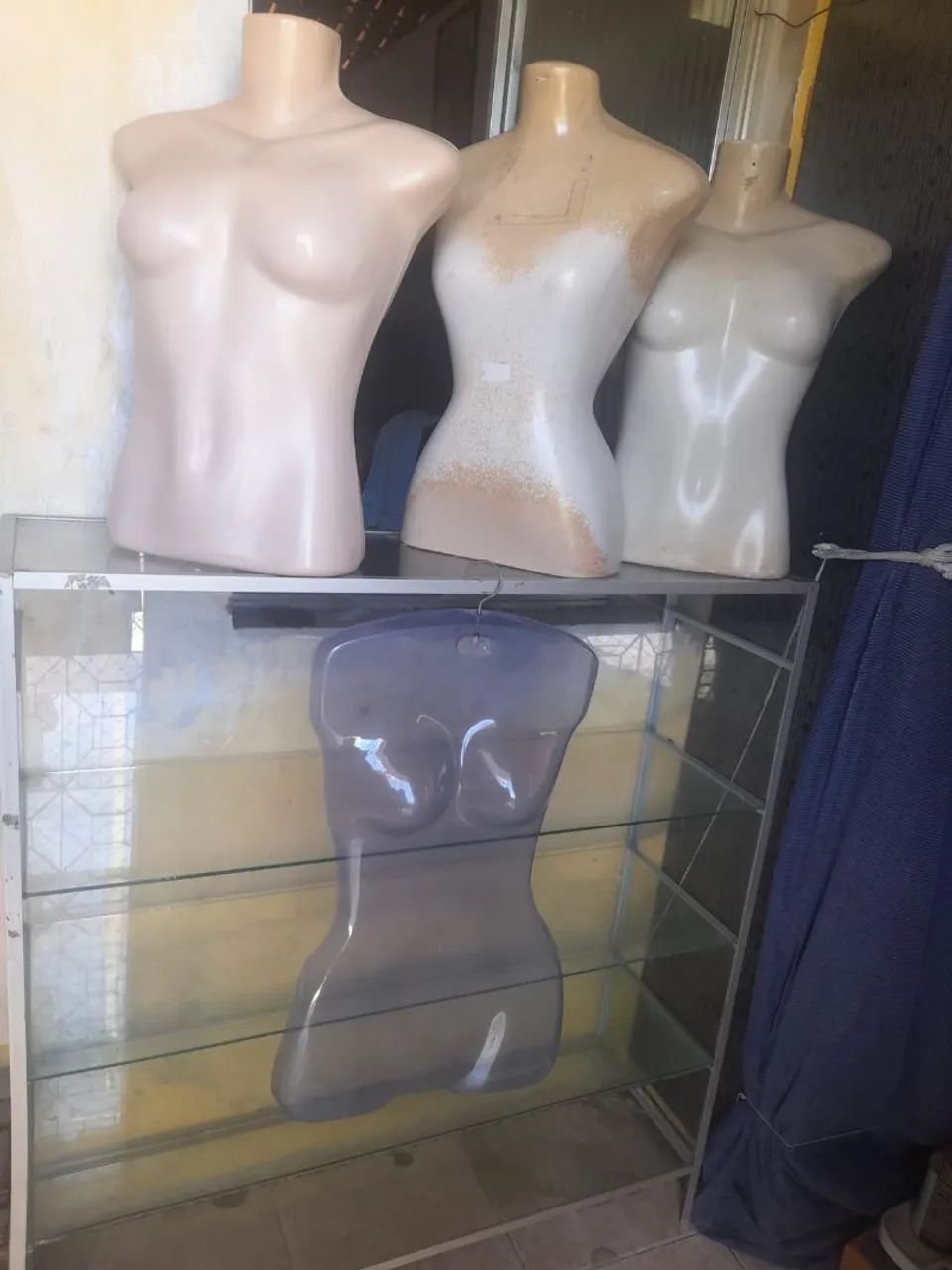 Vitrina e manequins - Foto 2