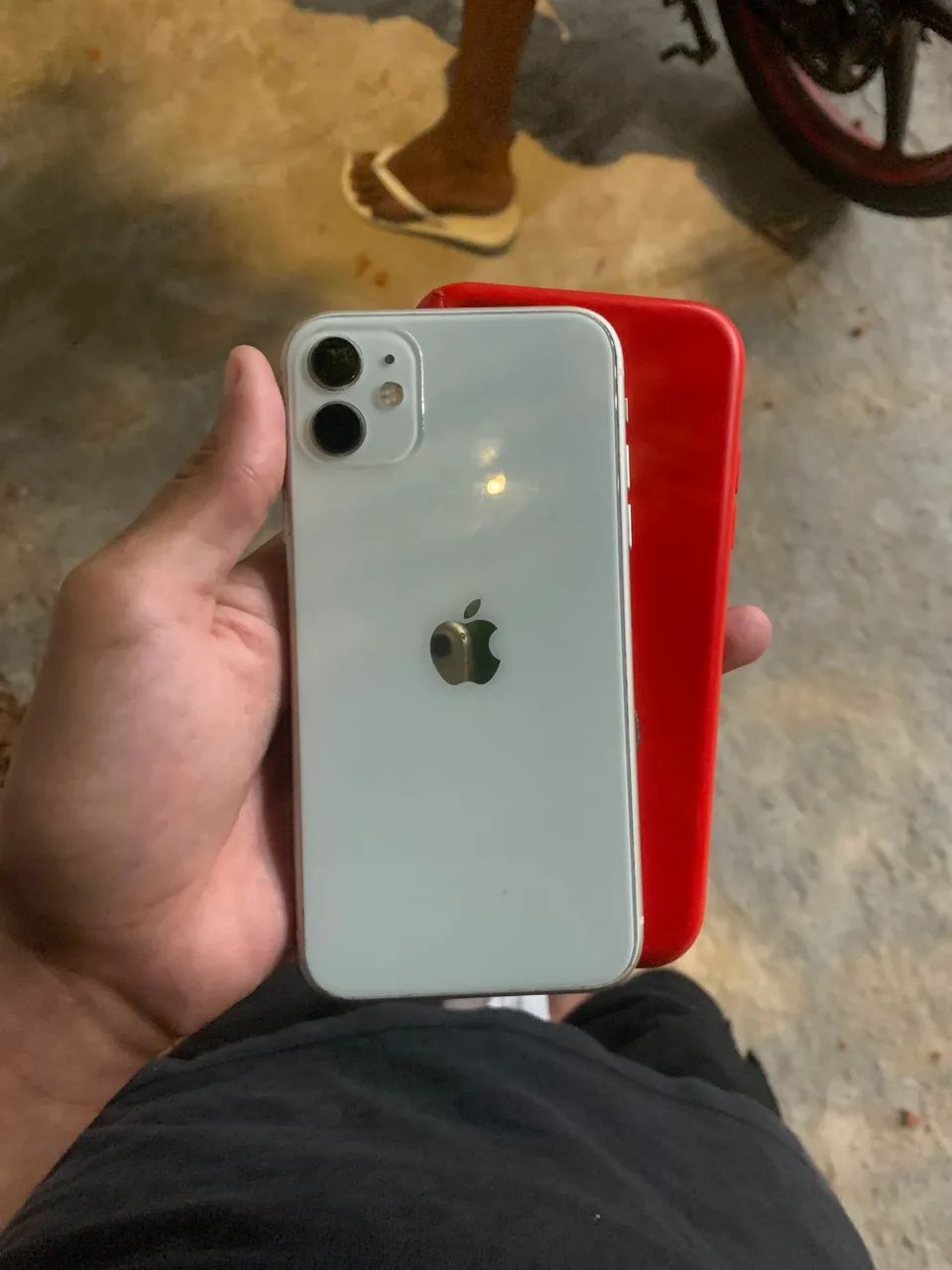 iPhone 11 impecável