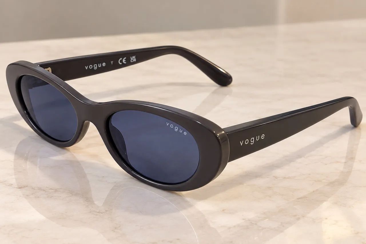 ÓCULOS DE SOL VOGUE EYEWEAR - NOVO, NUNCA USADO! - Foto 4