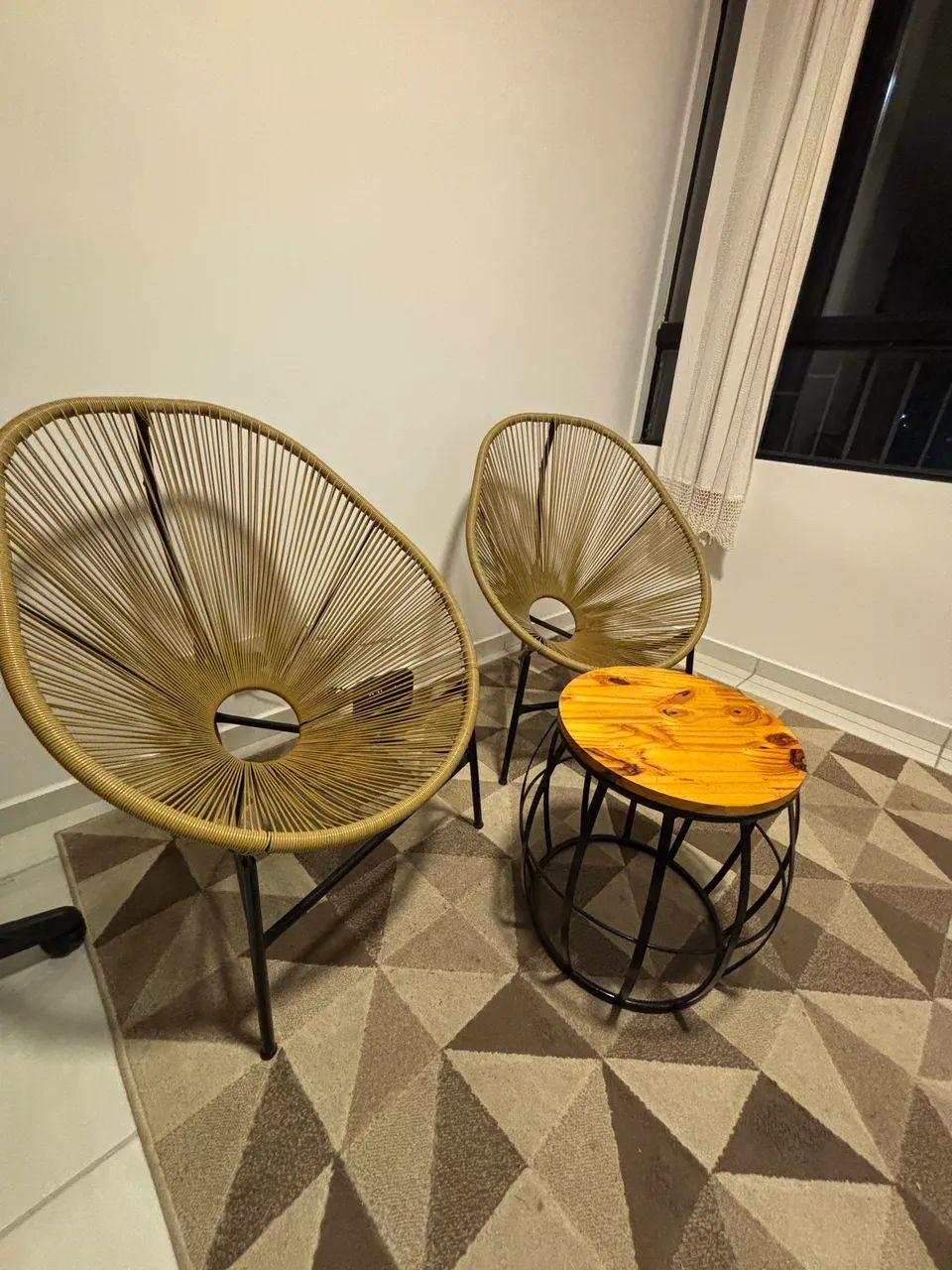 Cadeiras e banqueta