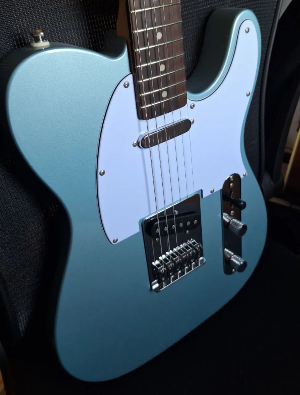 Squier Telecaster Affinity Series - Limited Edition - Ice Blue Metallic