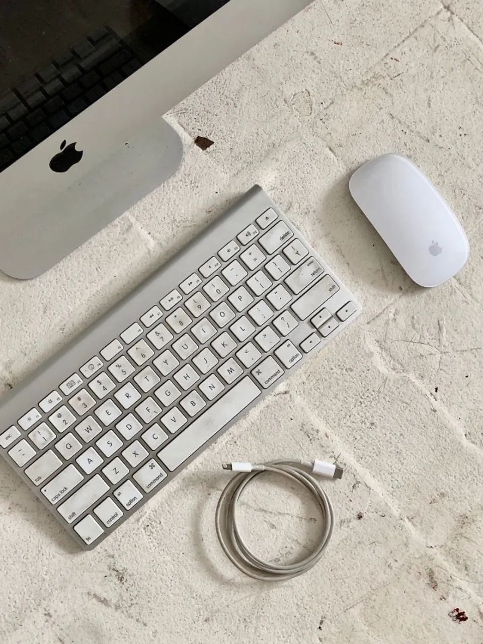 Vendo Imac Apple 21''polegadas - 2011 COMPLETO