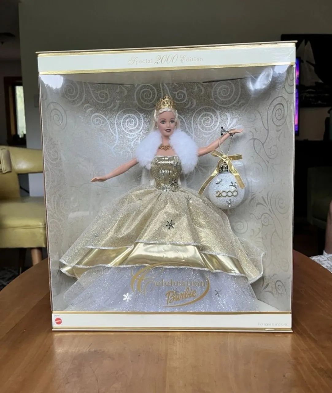 BONECA BARBIE HOLIDAY 2000 NOVA LACRADA