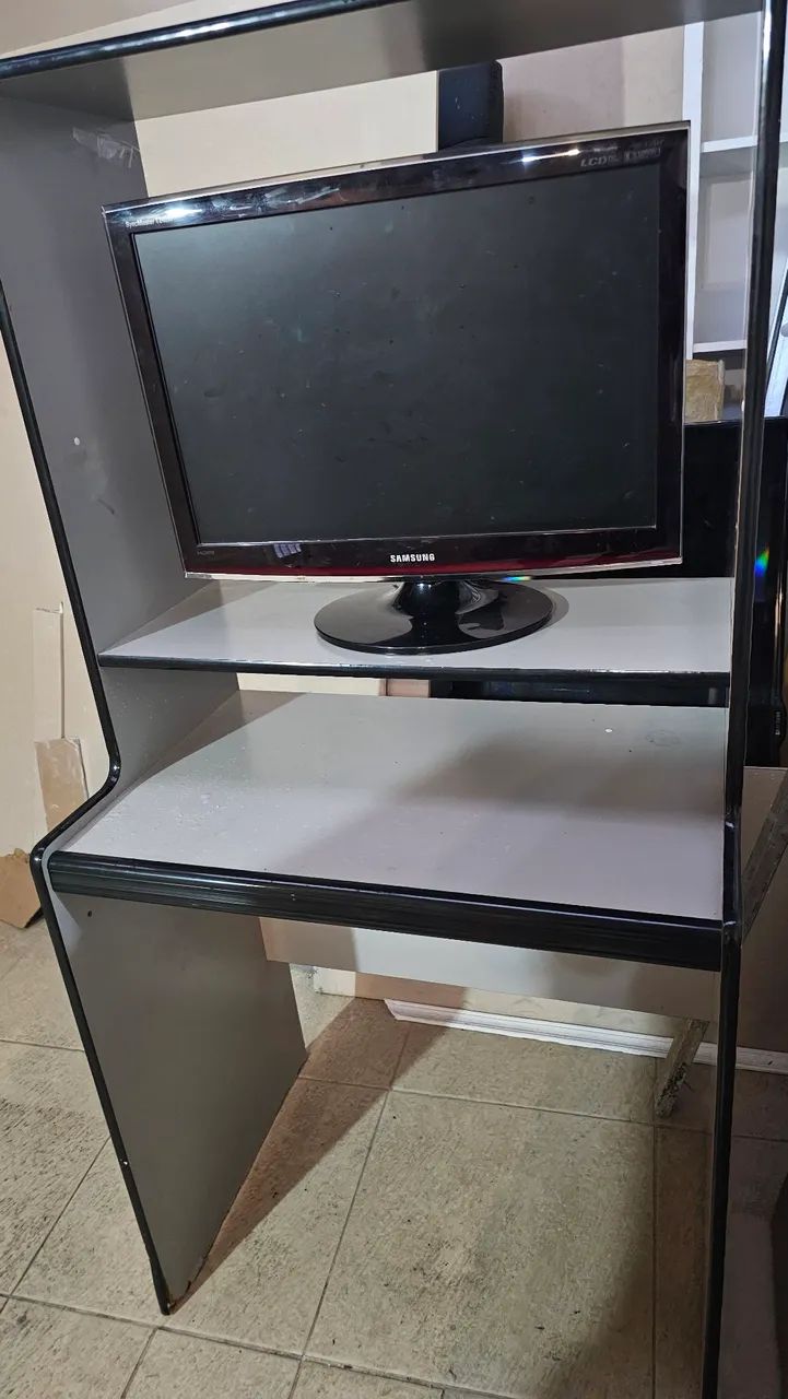 Mesa de Computador - Foto 2