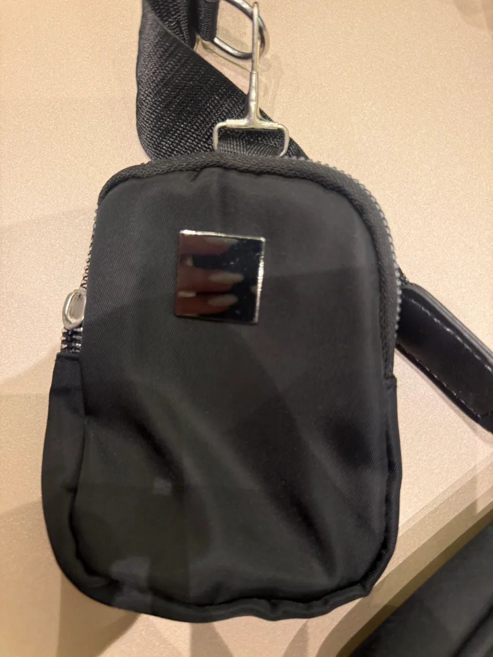 Bolsa preta com mini bolsa  - Foto 3