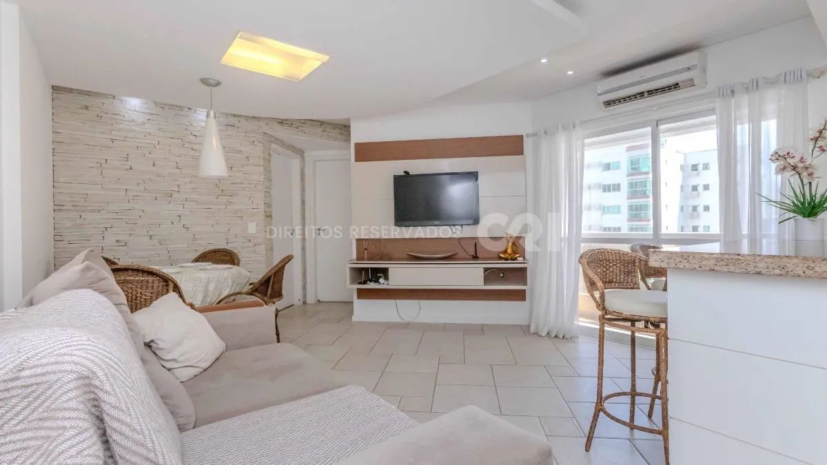 Apartamento no Edifício Marquês de Olinda no Centro de Balneário Camboriú - Foto 2
