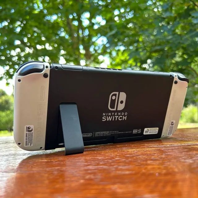 Console Nintendo Switch 32GB com Joy-Cons e Base TV - Foto 3