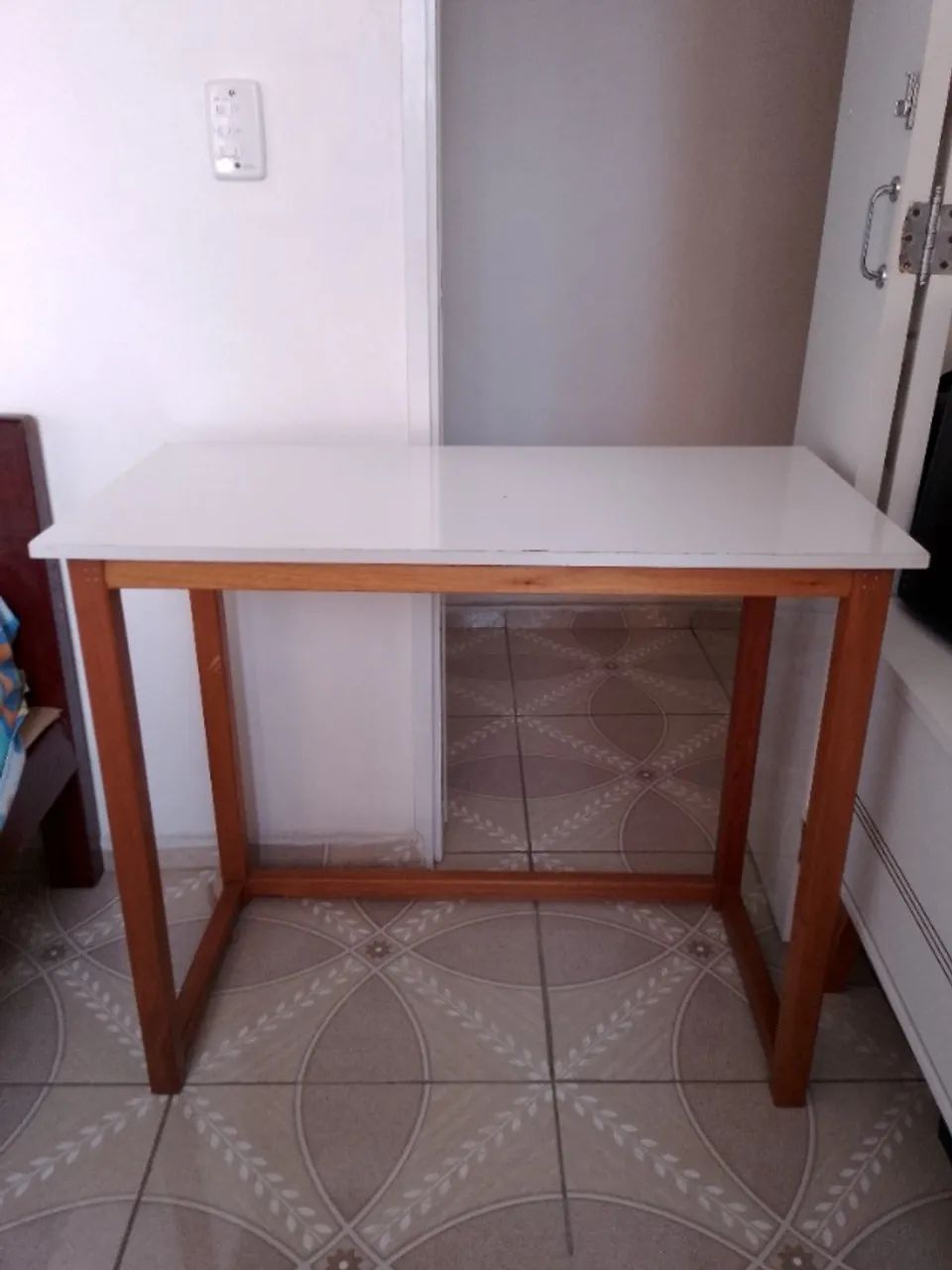Escrivania  mesa para estudos, com pés de madeira maciça  - Foto 3