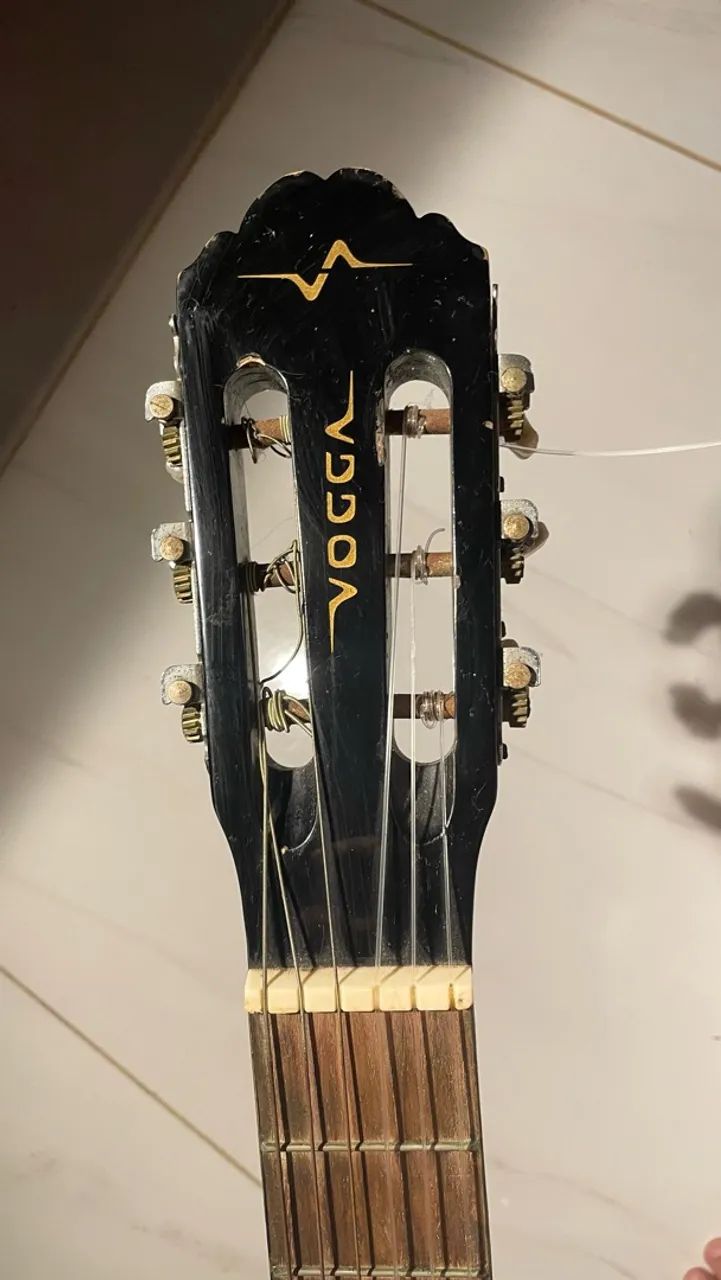 violão preto Vogga