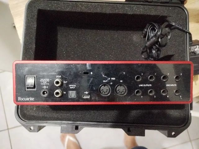 Focusrite Scarlett 18i8 (3ª Geração) - Foto 4