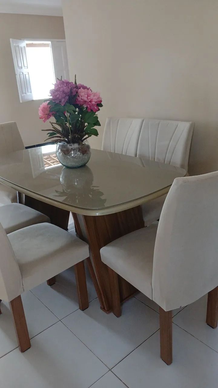 Mesa c cadeiras de Jantar