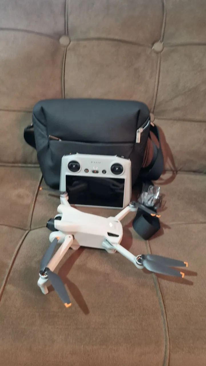 Drone dji mini 3 com controle com tela. - Foto 4