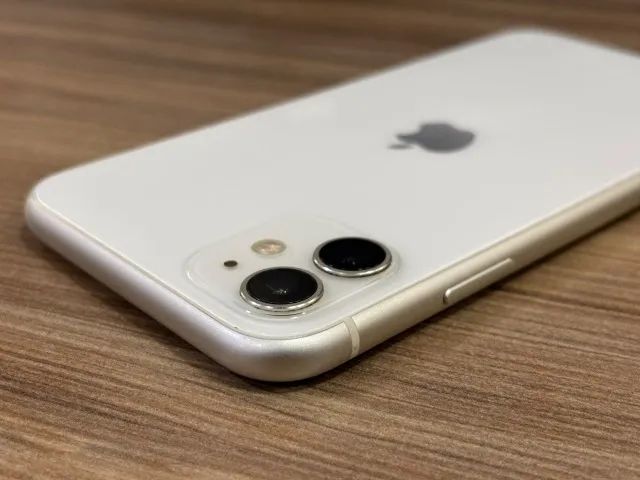 iPhone 11 64GB Branco  - Foto 2