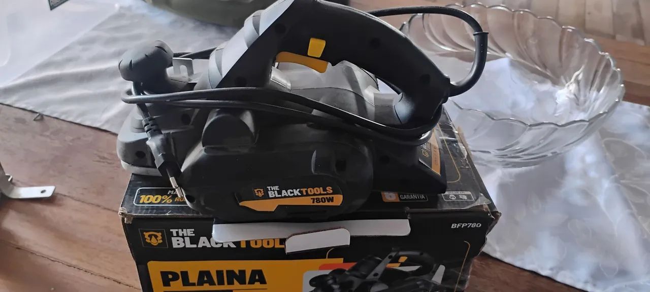 Plaina elétrica 