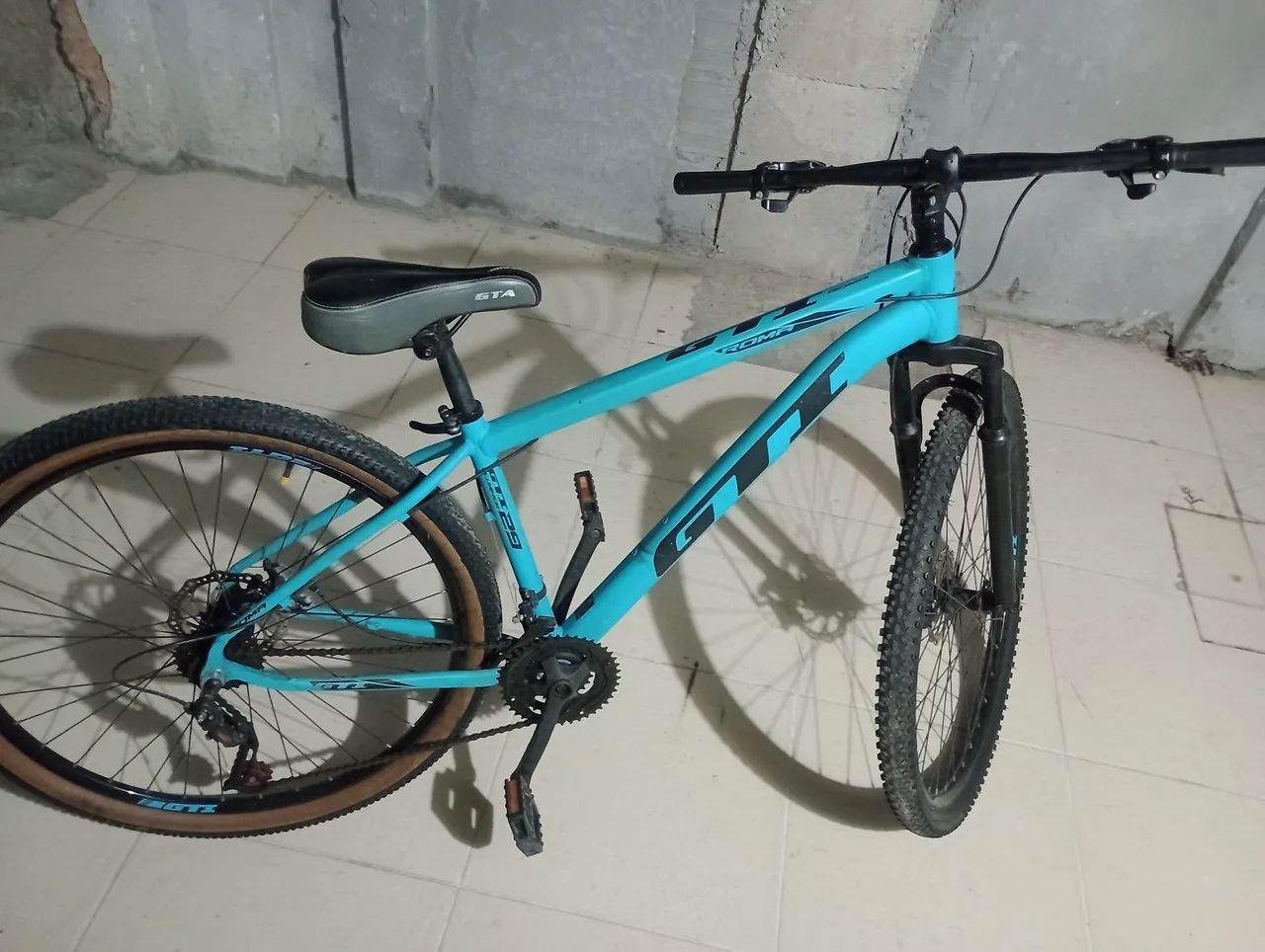 Bicicleta GTI aro 29 com nota em maos - Foto 4