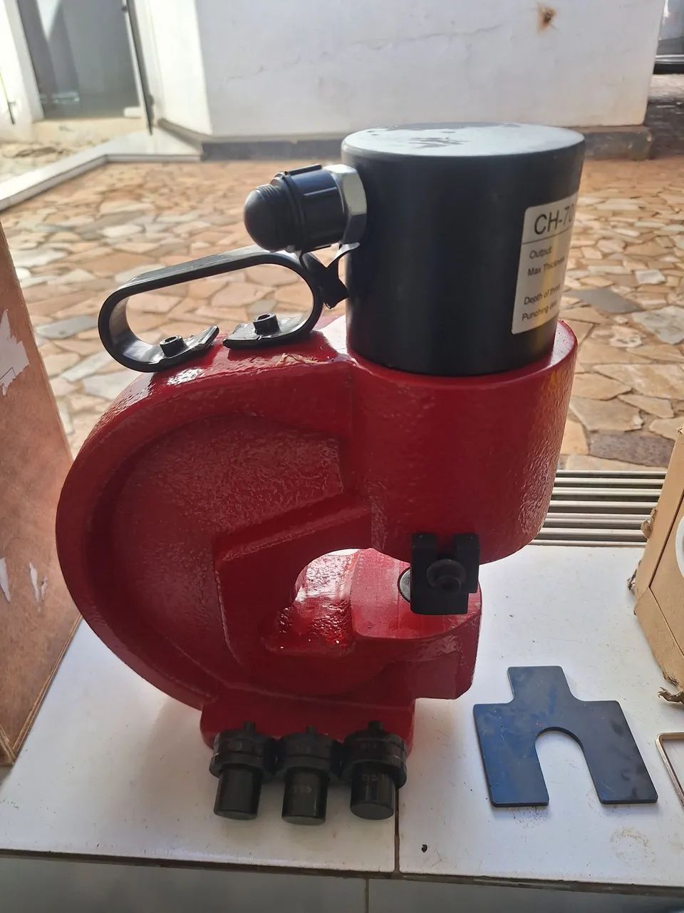 Hydraulic Puncher + Manual Hydraulic Pump