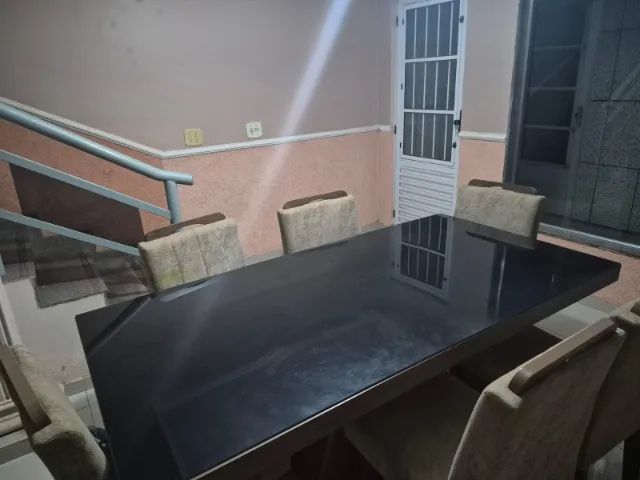 MESA DE JANTAR EM MDF COM TAMPO DE VIDRO - Foto 2