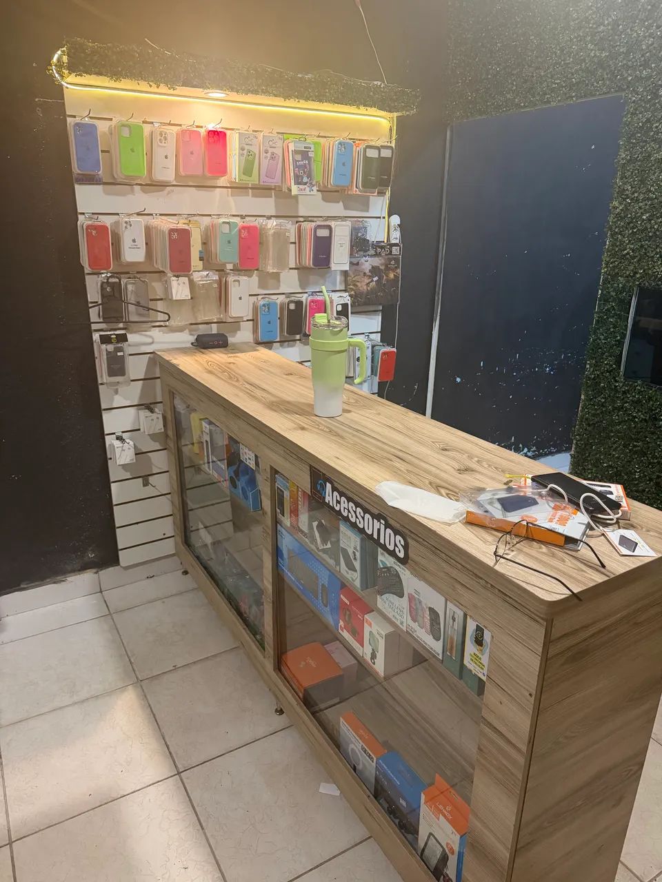 Ponto de uma loja de celular  na avenida igualdade 