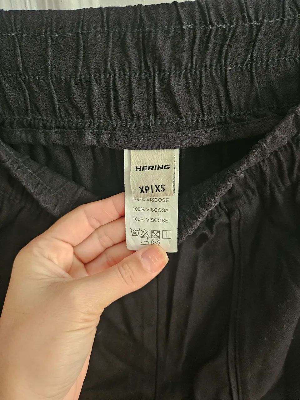 Calça preta de viscose  - Foto 4