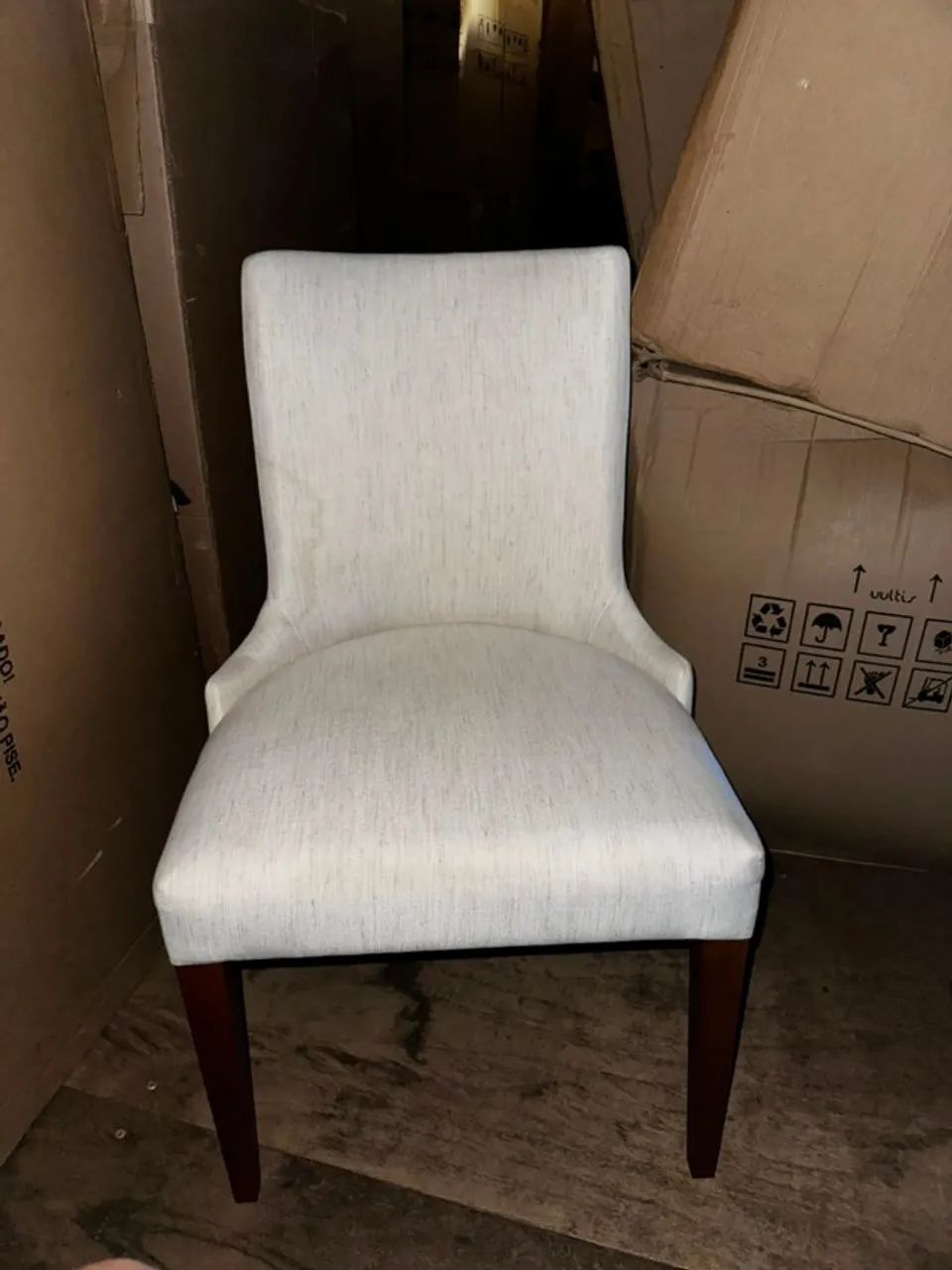 VENDO 2 CADEIRA (PREÇO DAS DUAS) - Foto 2