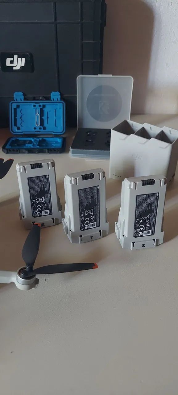 DJI Mini 4 PRO + Combo Plus - Foto 3