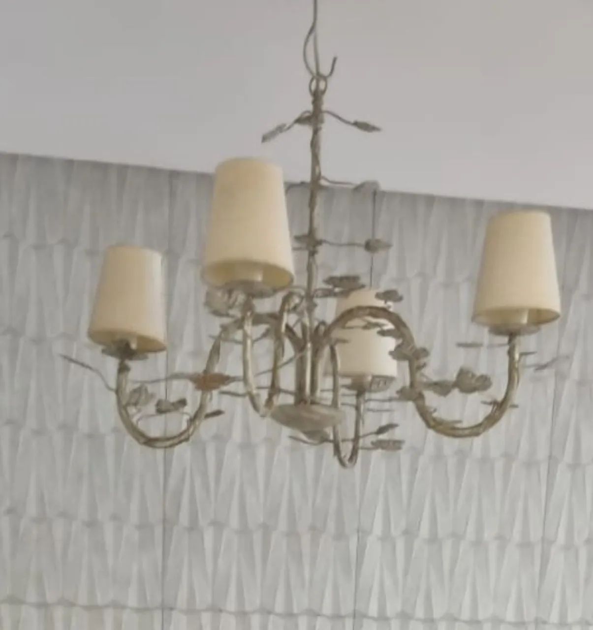 Lustre candelabro estilo francês com cúpulas 