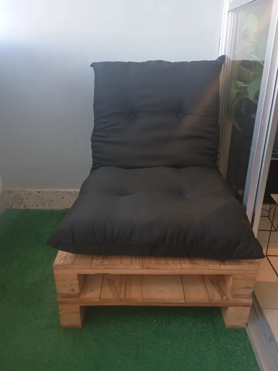 Sofá de Pallet com Futon NOVO