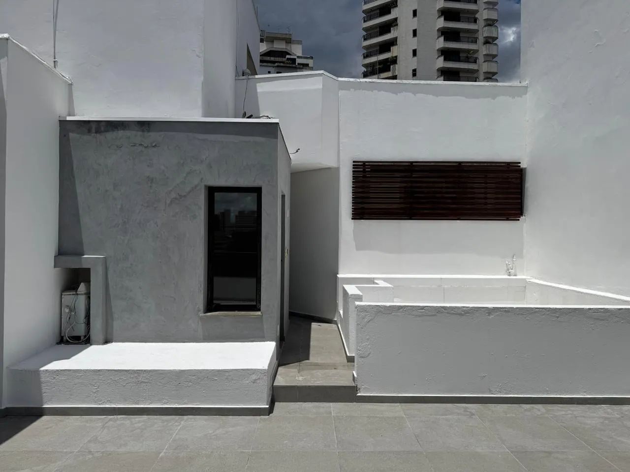 Cobertura triplex com três pavimentos e três vagas de garagem - Foto 2