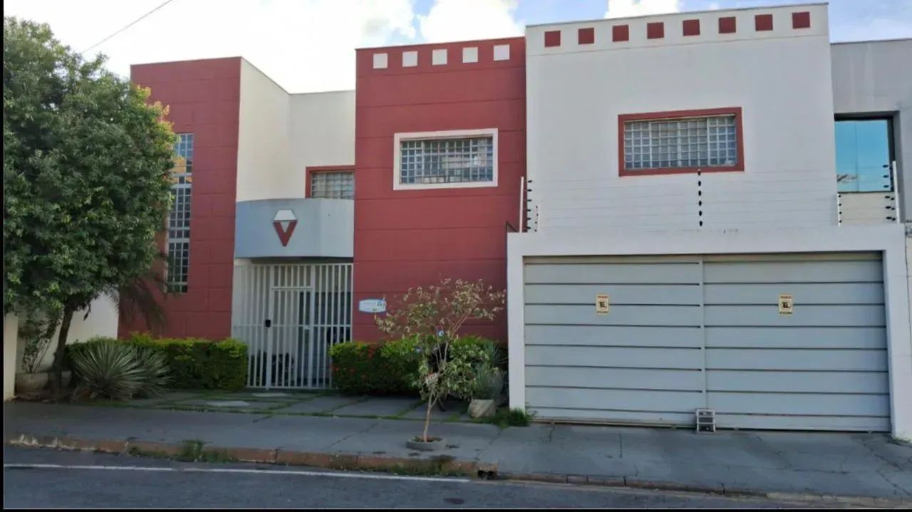 Imóvel para venda possui 231 metros quadrados com 4 quartos em Baú - Cuiabá - MT