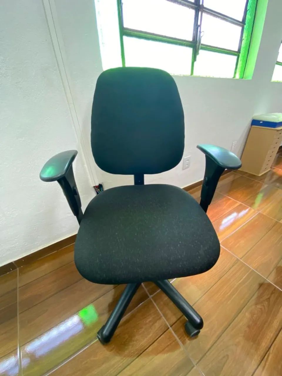 Vendo cadeiras de escritório  - Foto 3