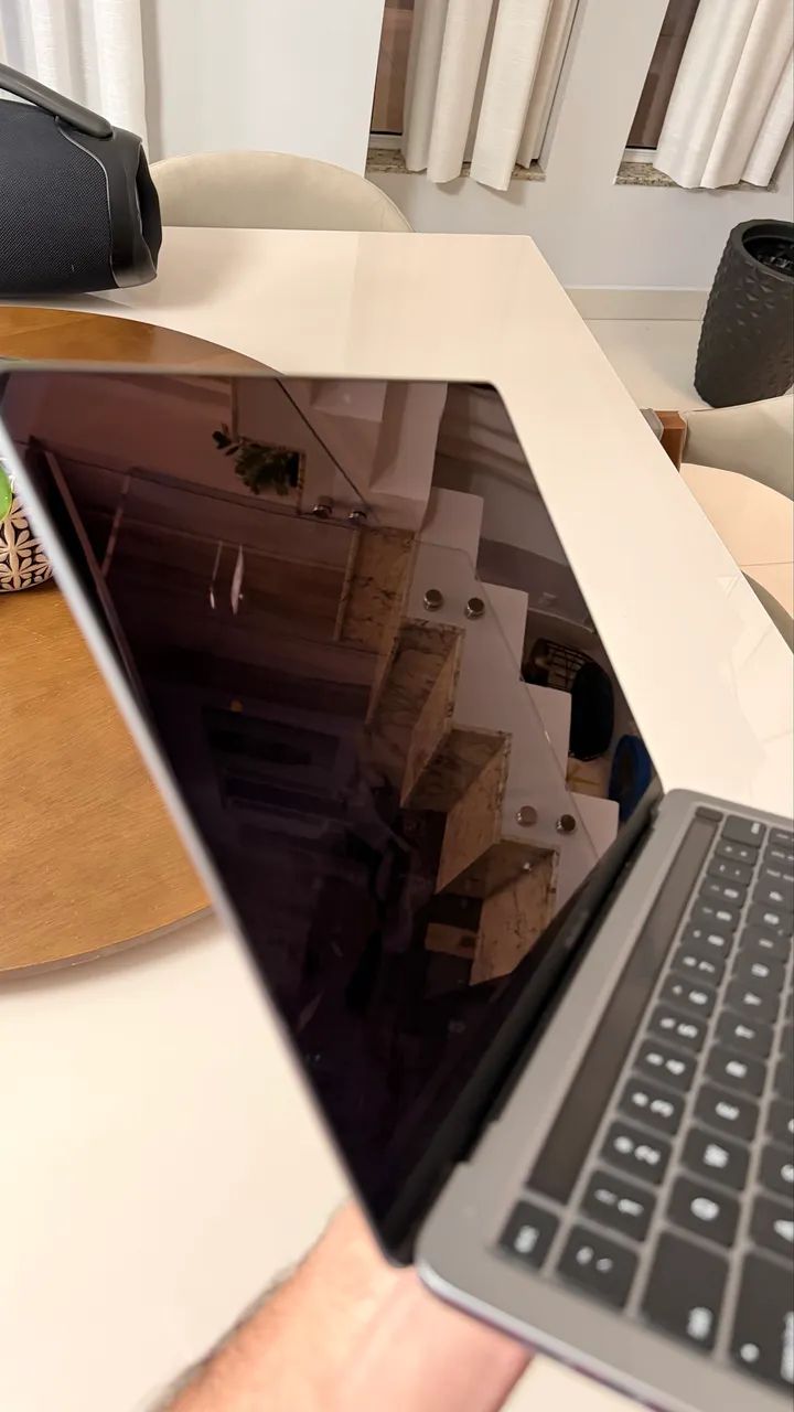 MacBook Pro 13 M1 | 8GB RAM | 256GB SSD | Touch Bar | IMPECÁVEL