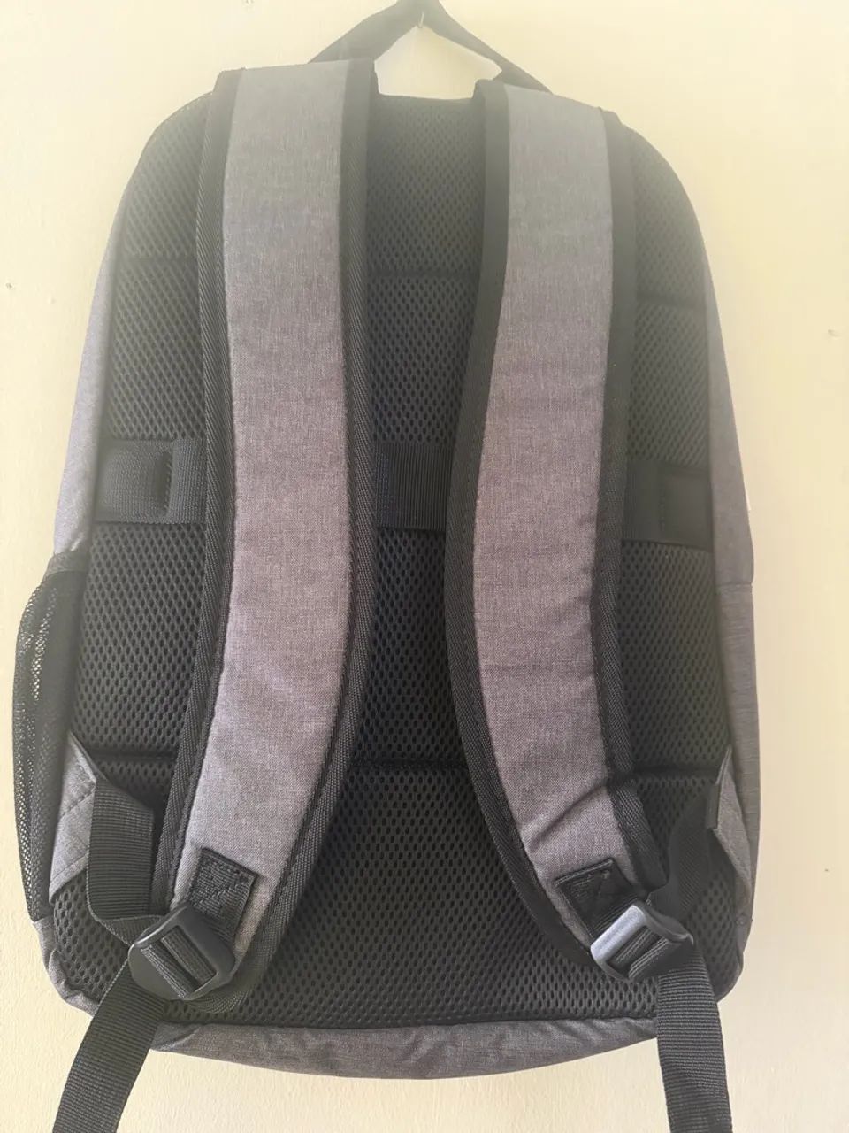 Mochila para laptop HP de até 15,6 polegadas cinza/preta. Design do tecido poliéster. - Foto 5
