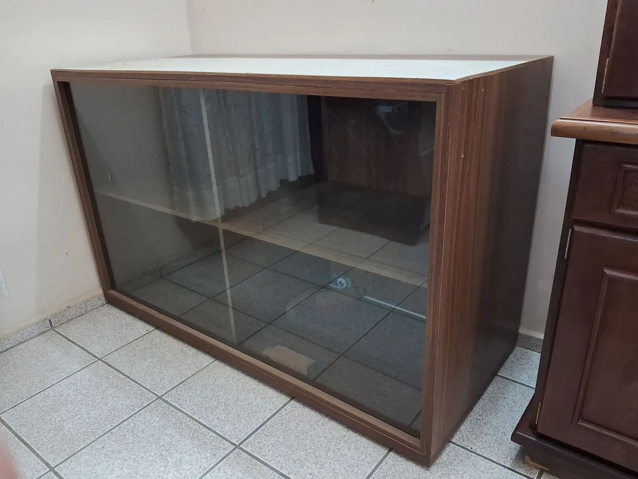 Balcão expositor madeira MDF 1,38x0,88 cm